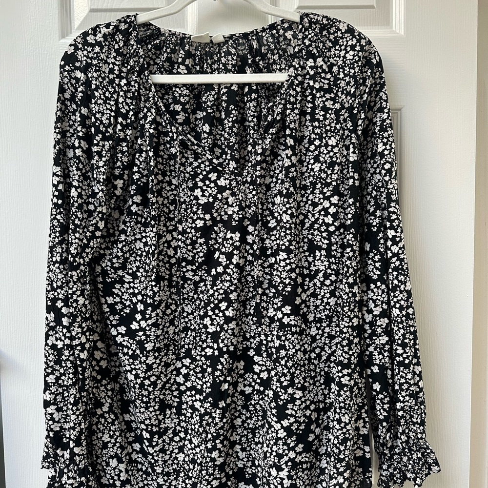 GAP Black and White Floral Blouse